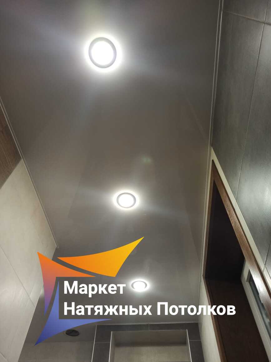 Матовый, встроенные светильники, коридор